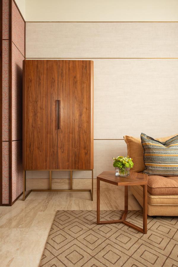 Shirvan Hotel City Yard Dzsidda Kültér fotó A room at the Mandarin Oriental