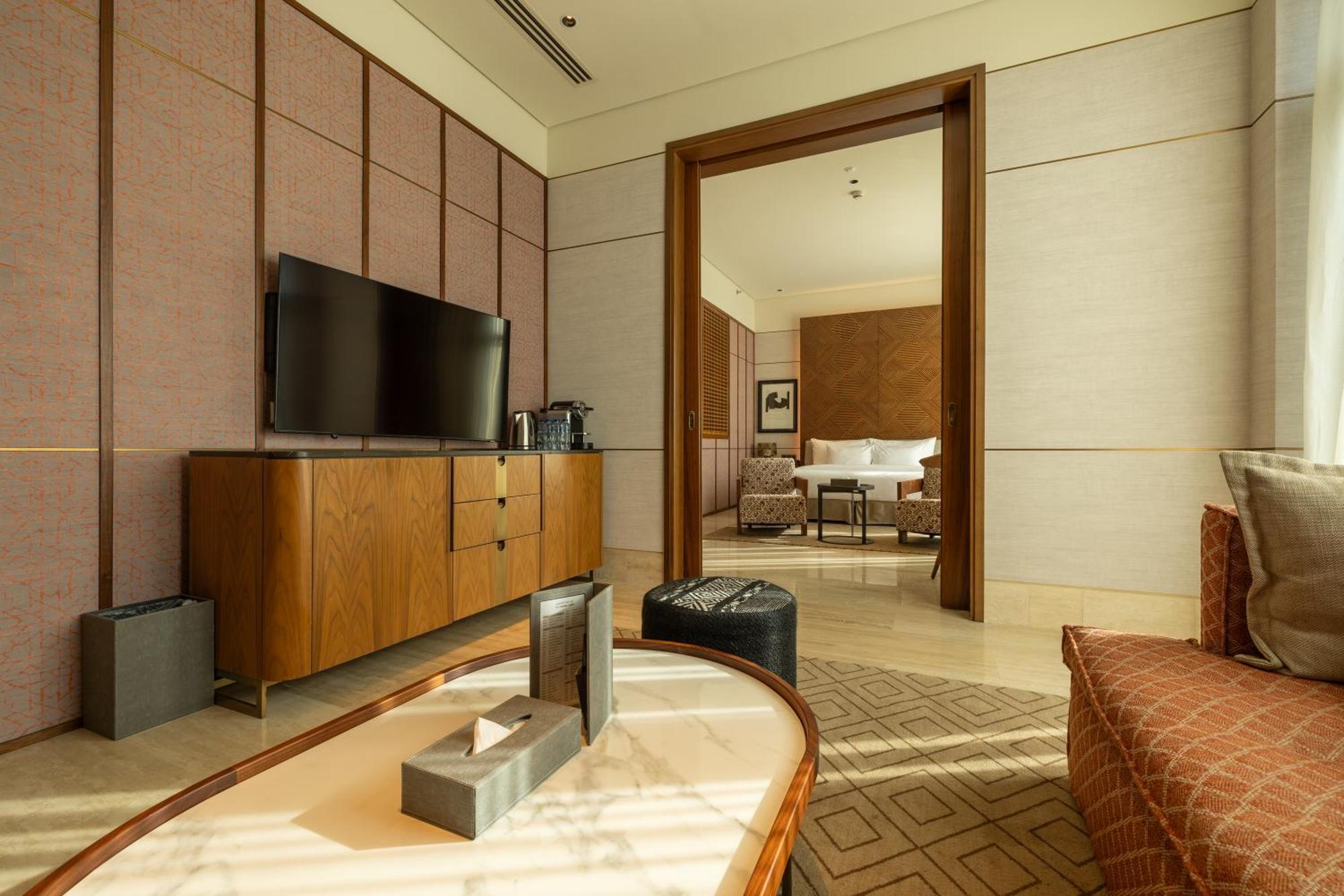Shirvan Hotel City Yard Dzsidda Kültér fotó A suite at the Ritz-Carlton, Dubai